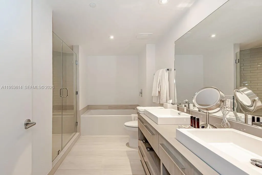 4010 S Ocean Dr R2701, Hollywood, Florida 33019, Hollywood, Florida 33019, 2 Bedrooms Bedrooms, ,2 BathroomsBathrooms,Residential,For Sale,4010 S Ocean Dr R2701, Hollywood, Florida 33019,A11953614