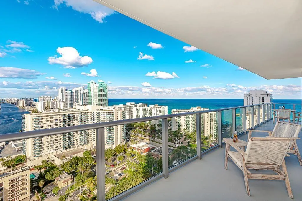 4010 S Ocean Dr R2701, Hollywood, Florida 33019, Hollywood, Florida 33019, 2 Bedrooms Bedrooms, ,2 BathroomsBathrooms,Residential,For Sale,4010 S Ocean Dr R2701, Hollywood, Florida 33019,A11953614