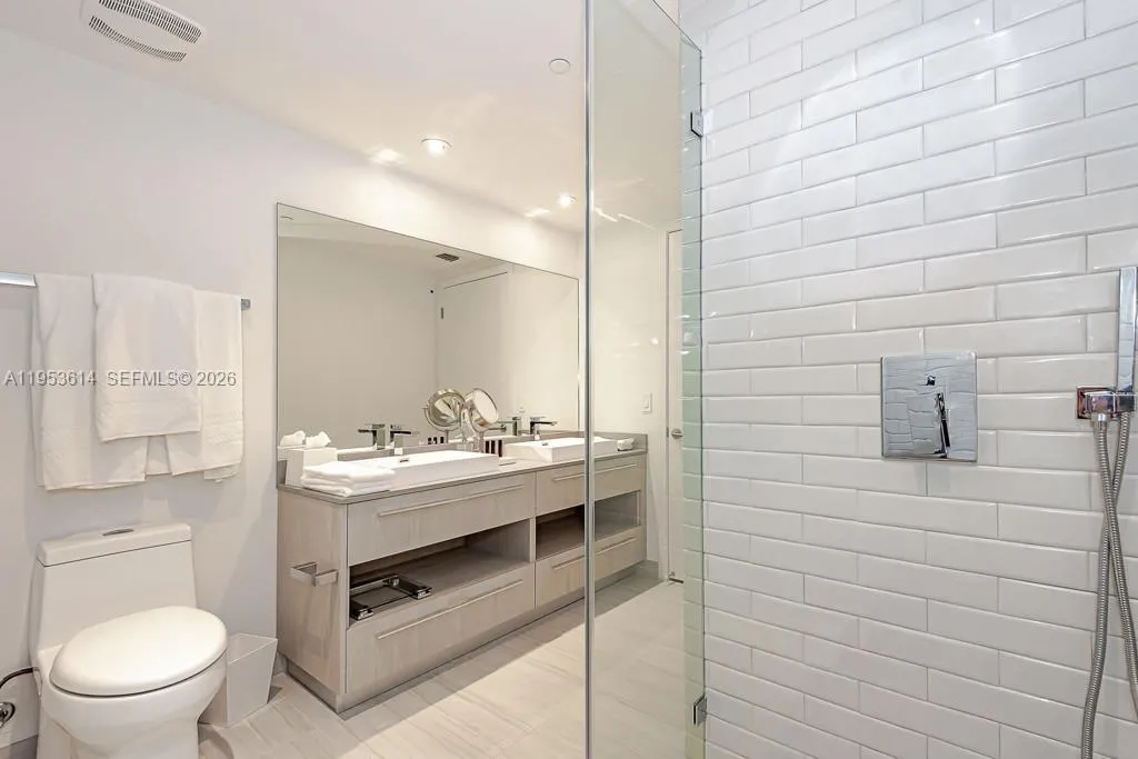 4010 S Ocean Dr R2701, Hollywood, Florida 33019, Hollywood, Florida 33019, 2 Bedrooms Bedrooms, ,2 BathroomsBathrooms,Residential,For Sale,4010 S Ocean Dr R2701, Hollywood, Florida 33019,A11953614