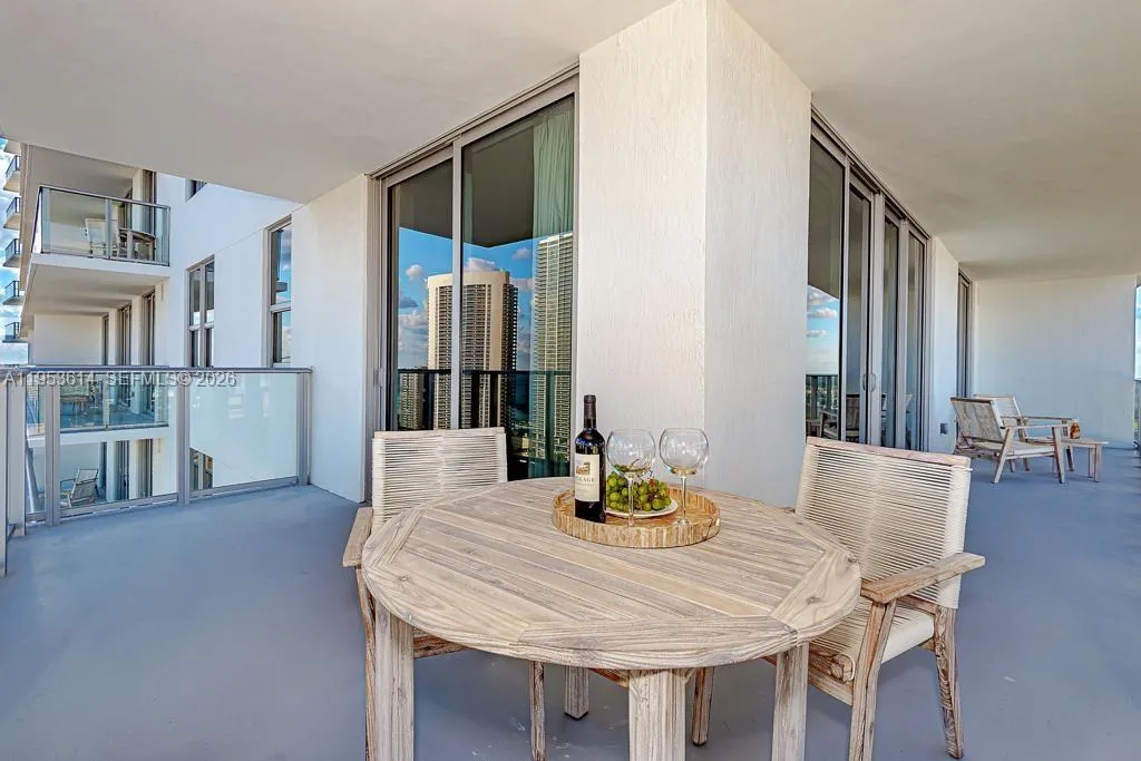 4010 S Ocean Dr R2701, Hollywood, Florida 33019, Hollywood, Florida 33019, 2 Bedrooms Bedrooms, ,2 BathroomsBathrooms,Residential,For Sale,4010 S Ocean Dr R2701, Hollywood, Florida 33019,A11953614