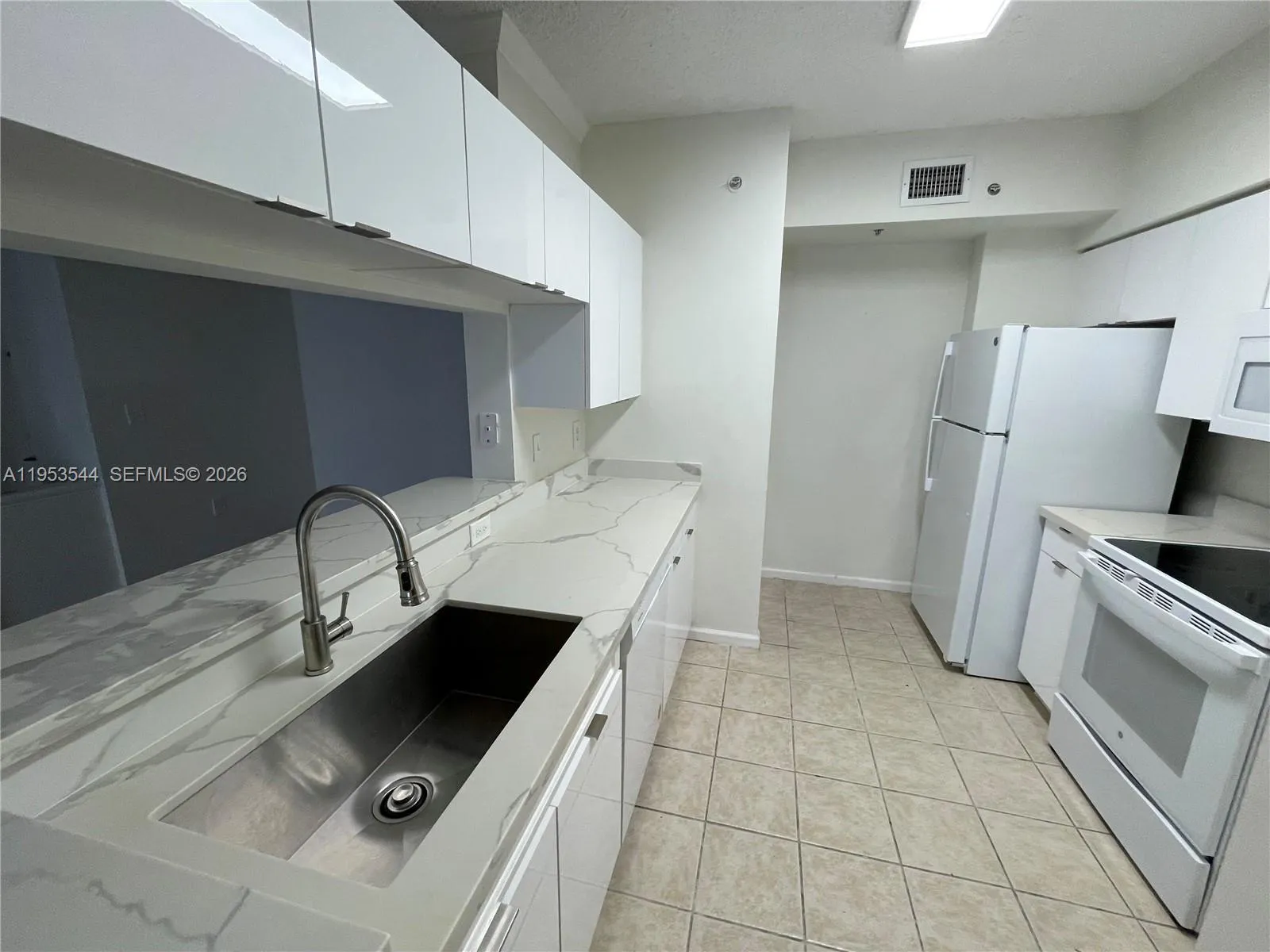17125 N Bay Rd 3404, Sunny Isles Beach, Florida 33, Sunny Isles Beach, Florida 33160, 3 Bedrooms Bedrooms, ,2 BathroomsBathrooms,Residential Lease,For Rent,17125 N Bay Rd 3404, Sunny Isles Beach, Florida 33,A11953544