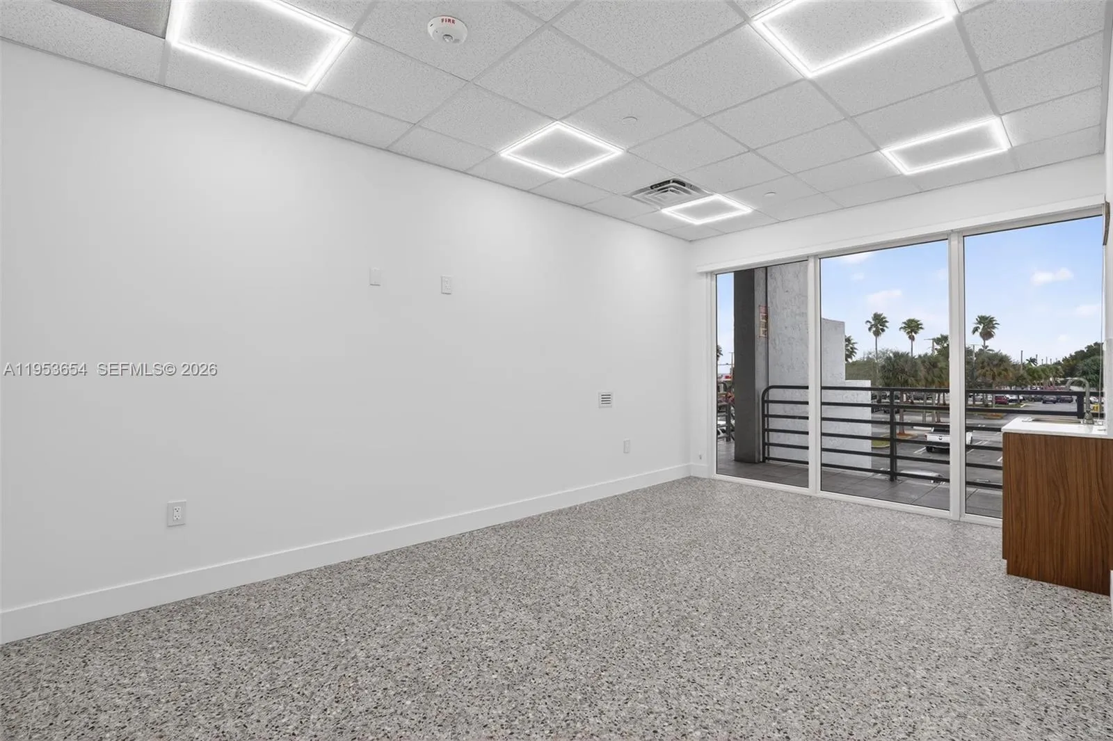 Beauty Salon Suites For Rent Ride Fiu College, Florida 33174, ,Commercial Lease,For Rent,Beauty Salon Suites For Rent Ride Fiu College, , ,A11953654