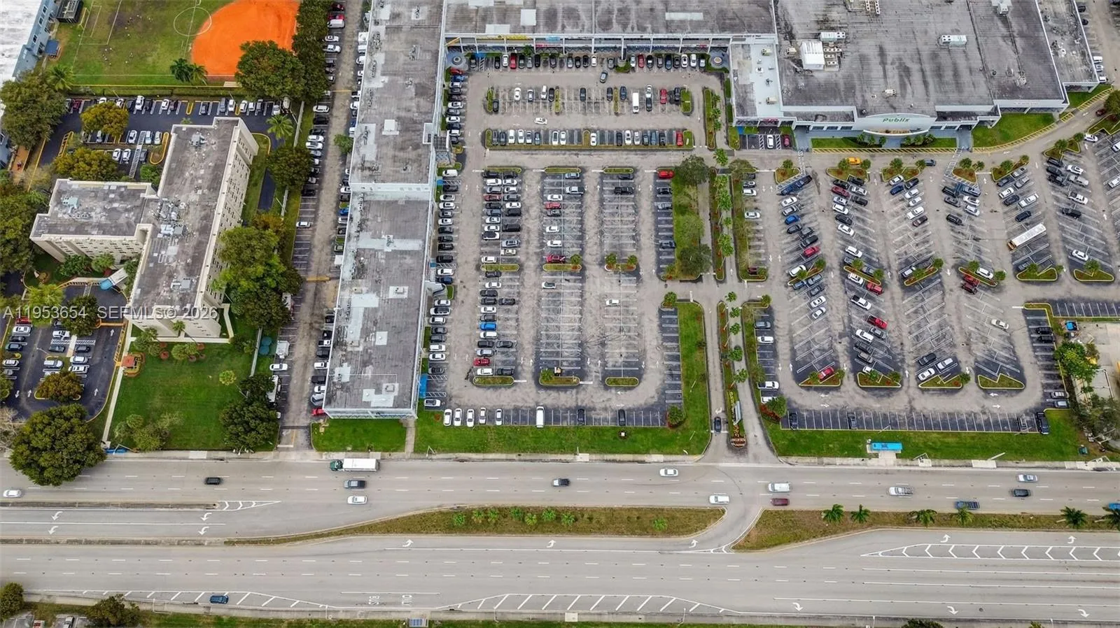 Beauty Salon Suites For Rent Ride Fiu College, Florida 33174, ,Commercial Lease,For Rent,Beauty Salon Suites For Rent Ride Fiu College, , ,A11953654