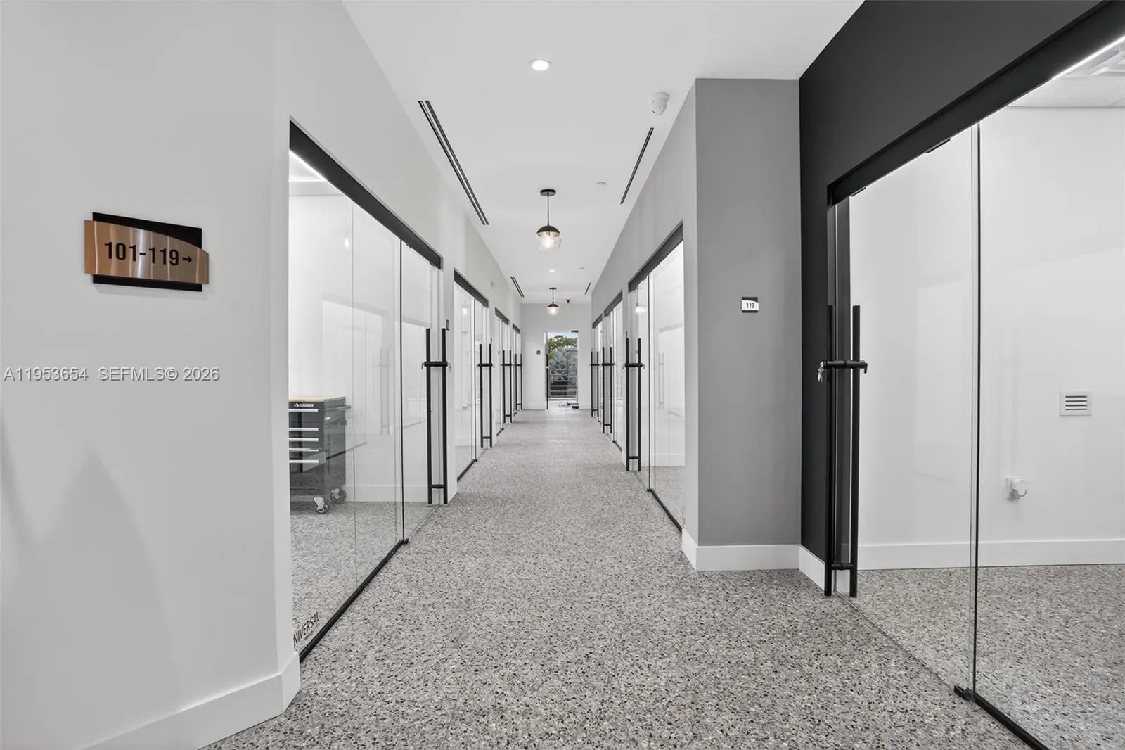 Beauty Salon Suites For Rent Ride Fiu College, Florida 33174, ,Commercial Lease,For Rent,Beauty Salon Suites For Rent Ride Fiu College, , ,A11953654