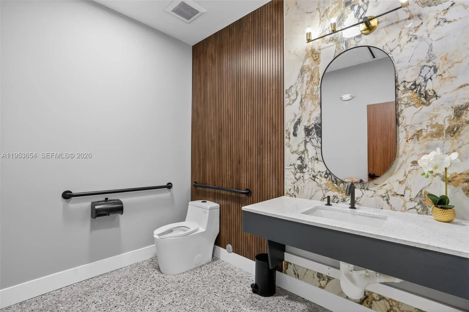 Beauty Salon Suites For Rent Ride Fiu College, Florida 33174, ,Commercial Lease,For Rent,Beauty Salon Suites For Rent Ride Fiu College, , ,A11953654