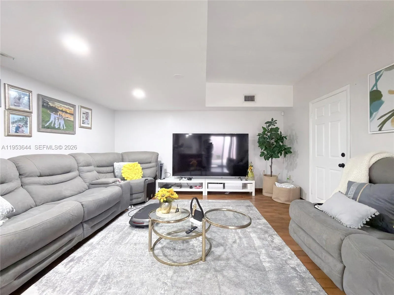 12415 Nw 7th St, Miami, Florida 33182, Miami, Florida 33182, 4 Bedrooms Bedrooms, ,3 BathroomsBathrooms,Residential,For Sale,12415 Nw 7th St, Miami, Florida 33182,A11953644