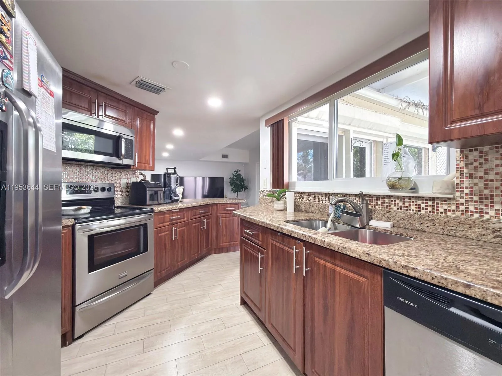 12415 Nw 7th St, Miami, Florida 33182, Miami, Florida 33182, 4 Bedrooms Bedrooms, ,3 BathroomsBathrooms,Residential,For Sale,12415 Nw 7th St, Miami, Florida 33182,A11953644