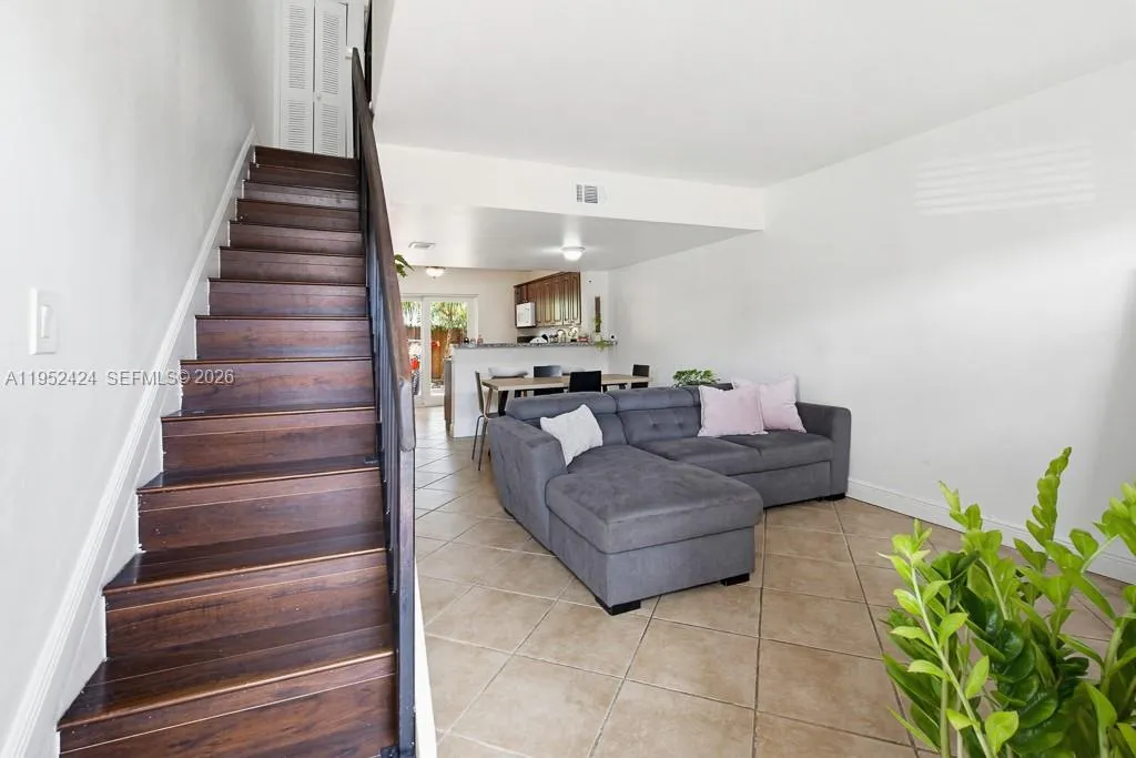 560 Nw 82nd Pl 306, Miami, Florida 33126, Miami, Florida 33126, 2 Bedrooms Bedrooms, ,1 BathroomBathrooms,Residential,For Sale,560 Nw 82nd Pl 306, Miami, Florida 33126,A11952424