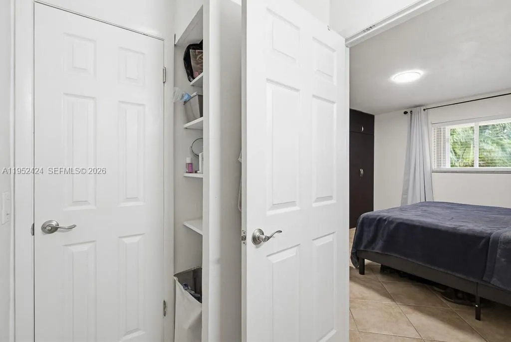 Full bathroom second floor