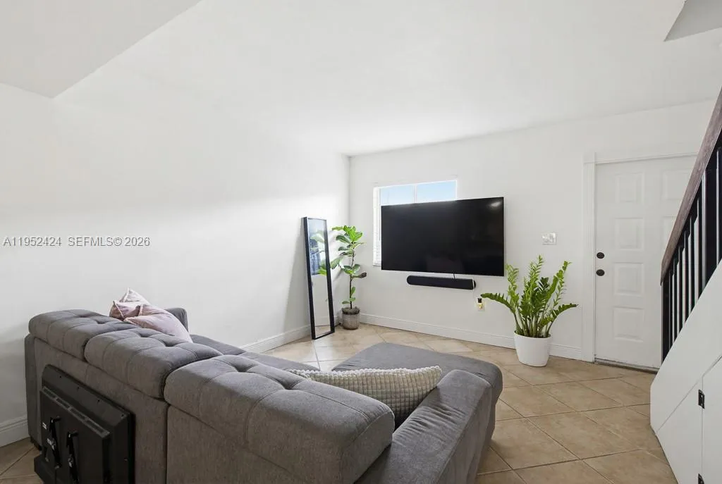 560 Nw 82nd Pl 306, Miami, Florida 33126, Miami, Florida 33126, 2 Bedrooms Bedrooms, ,1 BathroomBathrooms,Residential,For Sale,560 Nw 82nd Pl 306, Miami, Florida 33126,A11952424