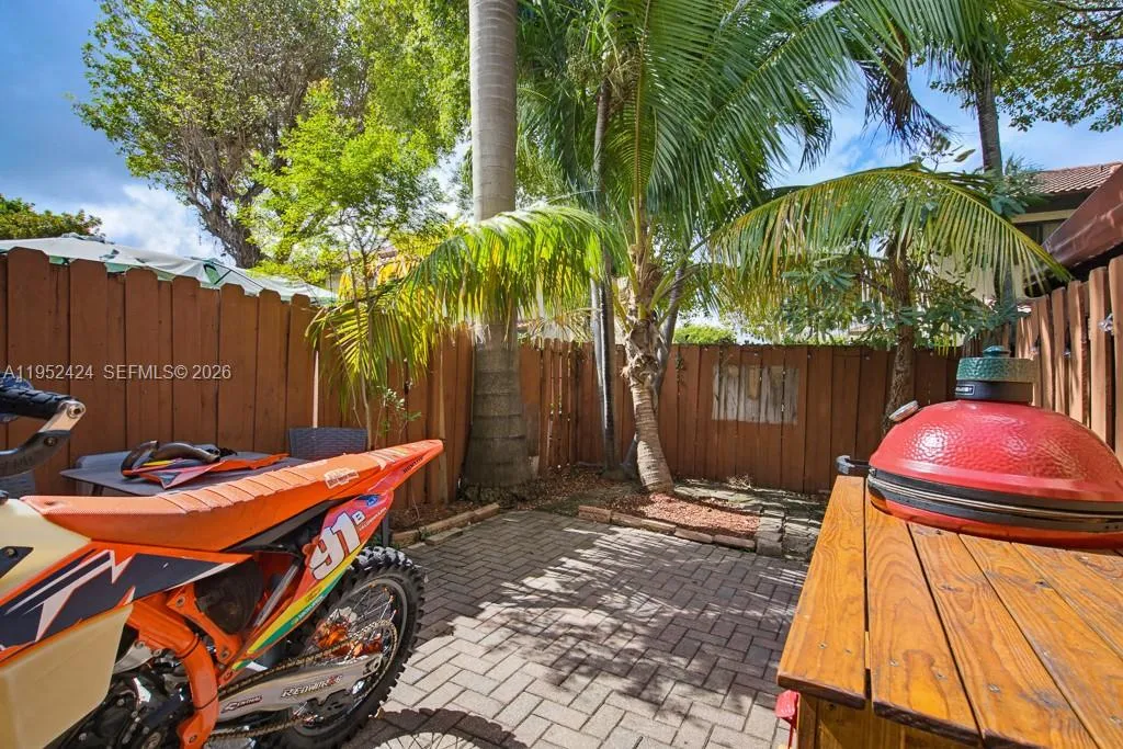 560 Nw 82nd Pl 306, Miami, Florida 33126, Miami, Florida 33126, 2 Bedrooms Bedrooms, ,1 BathroomBathrooms,Residential,For Sale,560 Nw 82nd Pl 306, Miami, Florida 33126,A11952424