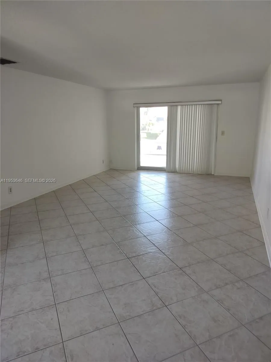 700 Layne Blvd 214, Hallandale Beach, Florida 3300, Hallandale Beach, Florida 33009, 1 Bedroom Bedrooms, ,1 BathroomBathrooms,Residential,For Sale,700 Layne Blvd 214, Hallandale Beach, Florida 3300,A11953646