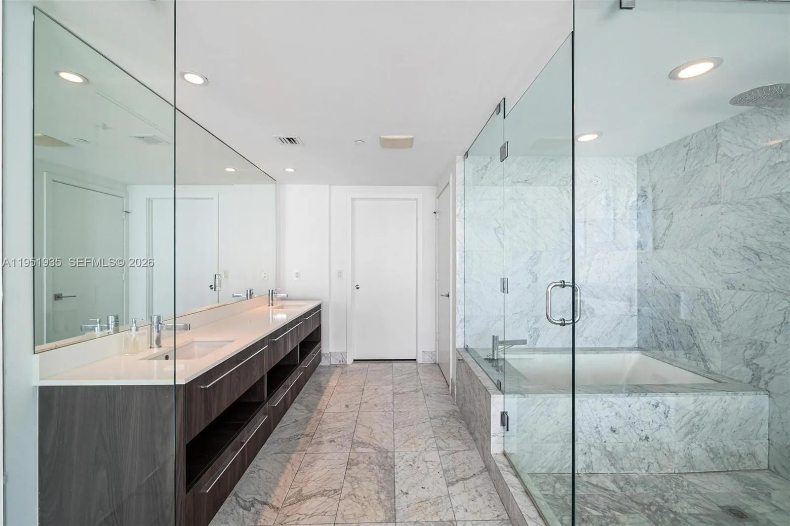 3131 Ne 7th Ave 1701, Miami, Florida 33137, Miami, Florida 33137, 3 Bedrooms Bedrooms, ,3 BathroomsBathrooms,Residential,For Sale,3131 Ne 7th Ave 1701, Miami, Florida 33137,A11951935