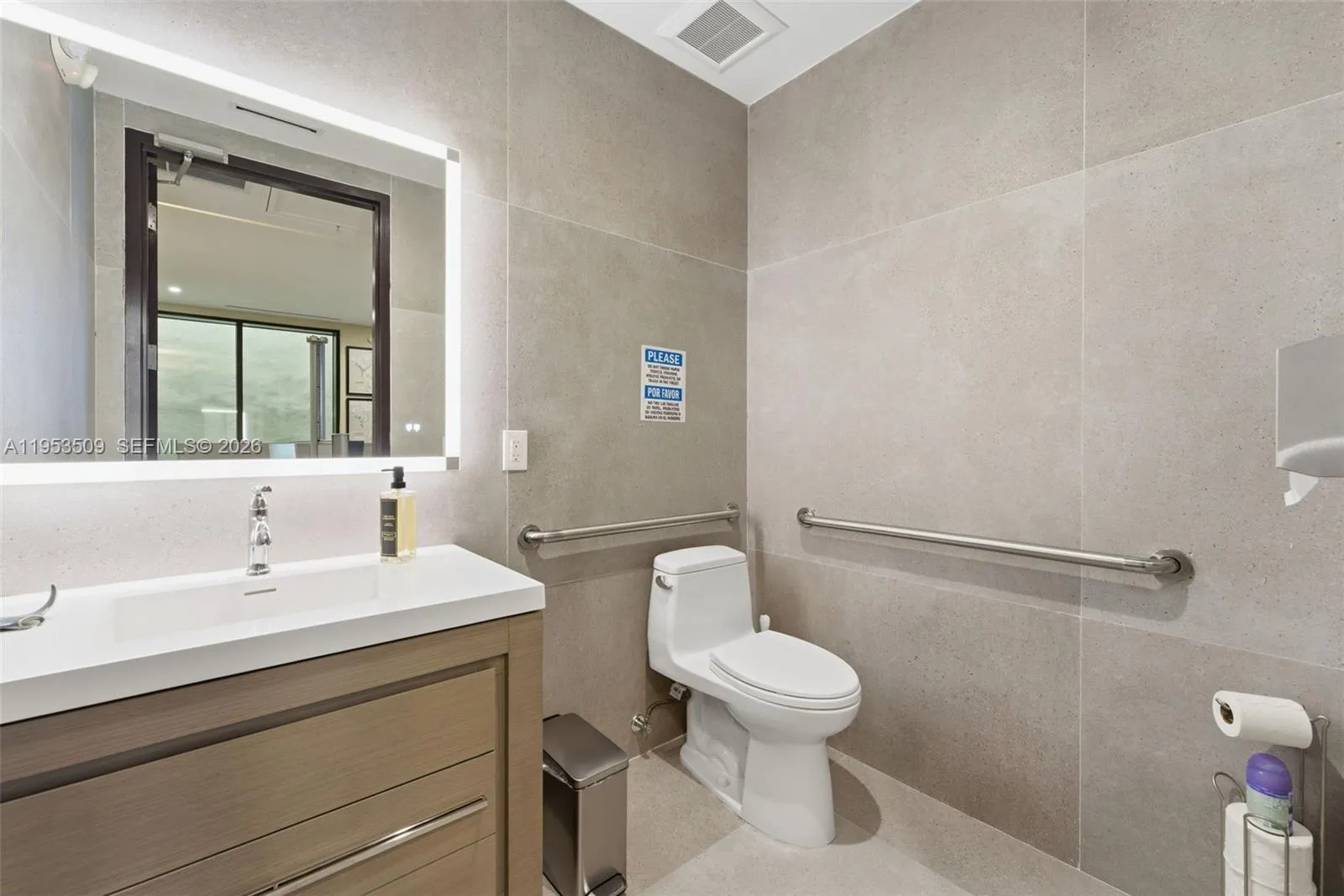 45 Valencia Ave, Coral Gables, Florida 33134, Coral Gables, Florida 33134, ,Commercial Sale,For Sale,45 Valencia Ave, Coral Gables, Florida 33134,A11953509