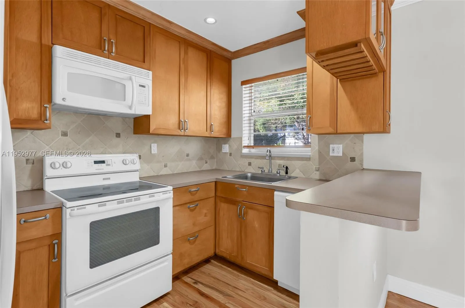 7840 Sw 55th Ave 22a, Miami, Florida 33143, Miami, Florida 33143, 2 Bedrooms Bedrooms, ,1 BathroomBathrooms,Residential Lease,For Rent,7840 Sw 55th Ave 22a, Miami, Florida 33143,A11952977