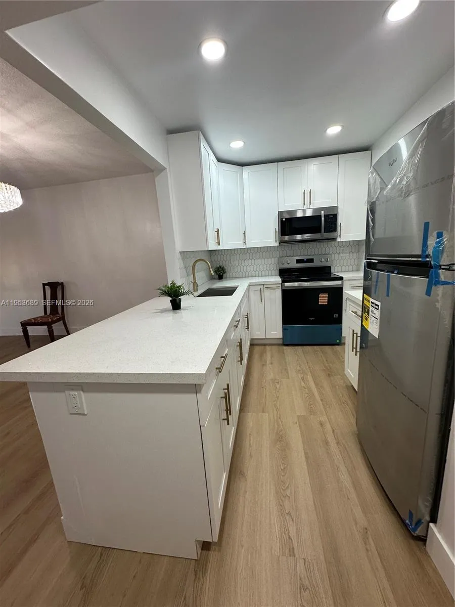 9175 Sw 77th Ave 304, Miami, Florida 33156, Miami, Florida 33156, 1 Bedroom Bedrooms, ,1 BathroomBathrooms,Residential Lease,For Rent,9175 Sw 77th Ave 304, Miami, Florida 33156,A11953689