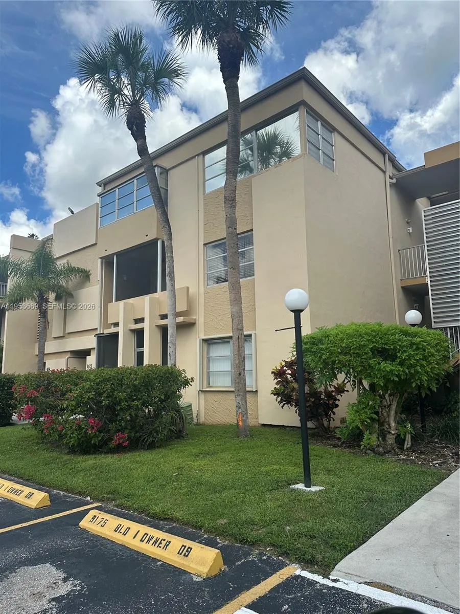 9175 Sw 77th Ave 304, Miami, Florida 33156, Miami, Florida 33156, 1 Bedroom Bedrooms, ,1 BathroomBathrooms,Residential Lease,For Rent,9175 Sw 77th Ave 304, Miami, Florida 33156,A11953689