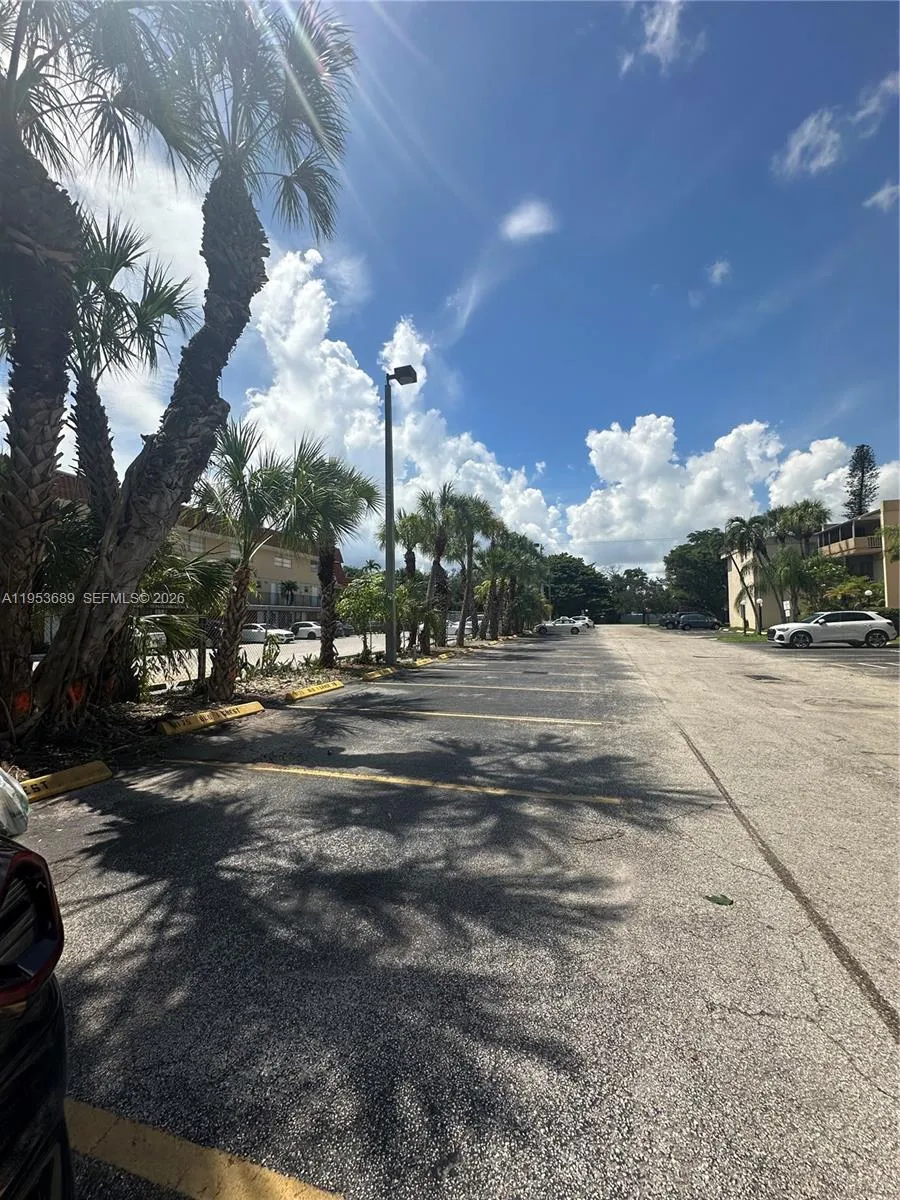 9175 Sw 77th Ave 304, Miami, Florida 33156, Miami, Florida 33156, 1 Bedroom Bedrooms, ,1 BathroomBathrooms,Residential Lease,For Rent,9175 Sw 77th Ave 304, Miami, Florida 33156,A11953689