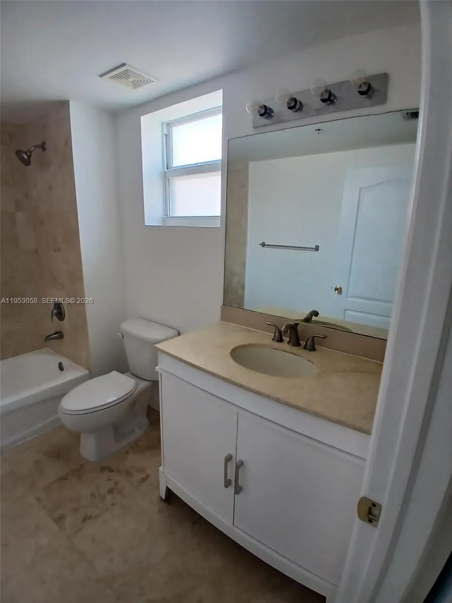 425 Ne 30th St Apt 202, Miami, Florida 33137, Miami, Florida 33137, 1 Bedroom Bedrooms, ,1 BathroomBathrooms,Residential Lease,For Rent,425 Ne 30th St Apt 202, Miami, Florida 33137,A11953058