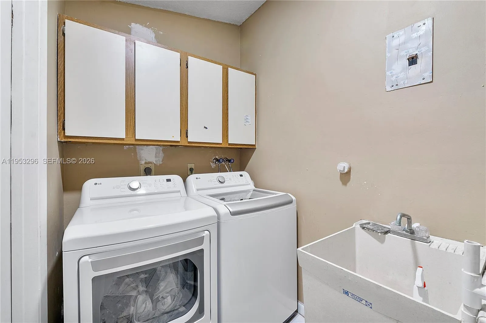 8201 Nw 53rd St, Lauderhill, Florida 33351, Lauderhill, Florida 33351, 3 Bedrooms Bedrooms, ,2 BathroomsBathrooms,Residential,For Sale,8201 Nw 53rd St, Lauderhill, Florida 33351,A11953296