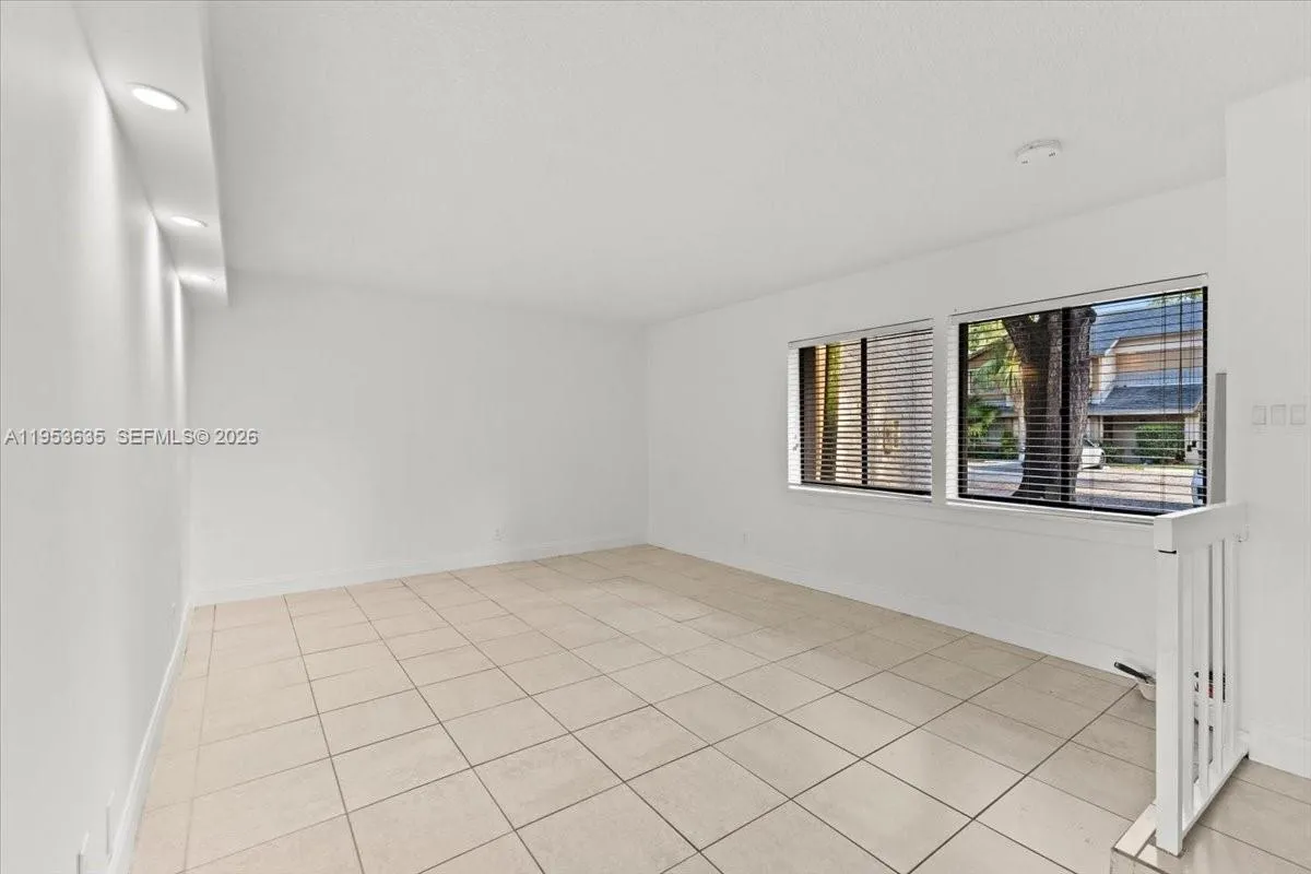 181 Wimbledon Lake Dr 181, Plantation, Florida 333, Plantation, Florida 33324, 3 Bedrooms Bedrooms, ,2 BathroomsBathrooms,Residential Lease,For Rent,181 Wimbledon Lake Dr 181, Plantation, Florida 333,A11953635