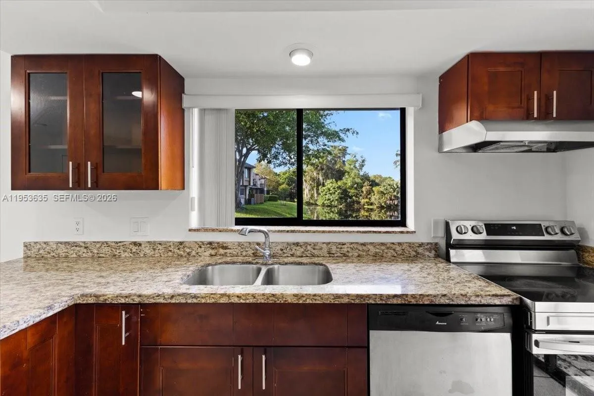 181 Wimbledon Lake Dr 181, Plantation, Florida 333, Plantation, Florida 33324, 3 Bedrooms Bedrooms, ,2 BathroomsBathrooms,Residential Lease,For Rent,181 Wimbledon Lake Dr 181, Plantation, Florida 333,A11953635