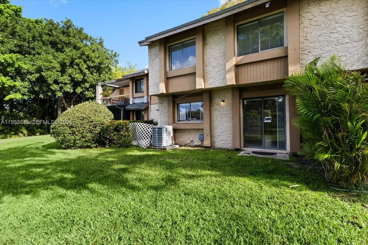 181 Wimbledon Lake Dr 181, Plantation, Florida 333, Plantation, Florida 33324, 3 Bedrooms Bedrooms, ,2 BathroomsBathrooms,Residential Lease,For Rent,181 Wimbledon Lake Dr 181, Plantation, Florida 333,A11953635