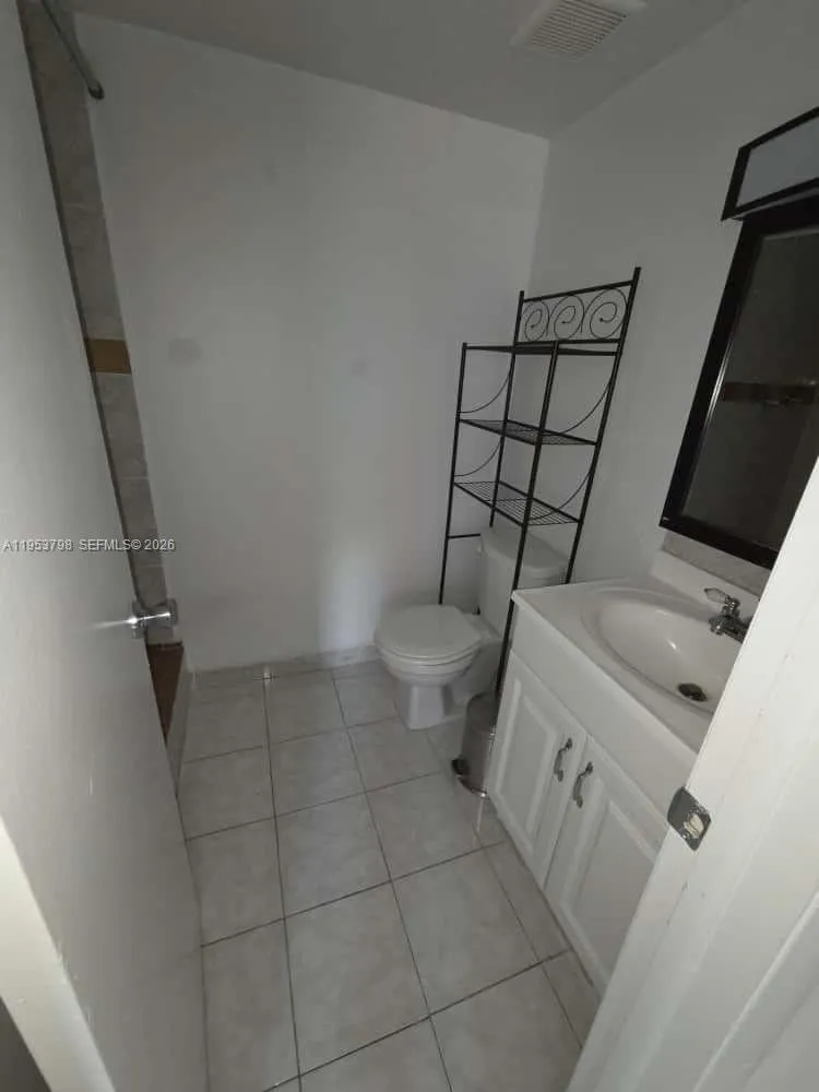 4717 Nw 7th St 304-10, Miami, Florida 33126, Miami, Florida 33126, 2 Bedrooms Bedrooms, ,2 BathroomsBathrooms,Residential,For Sale,4717 Nw 7th St 304-10, Miami, Florida 33126,A11953798
