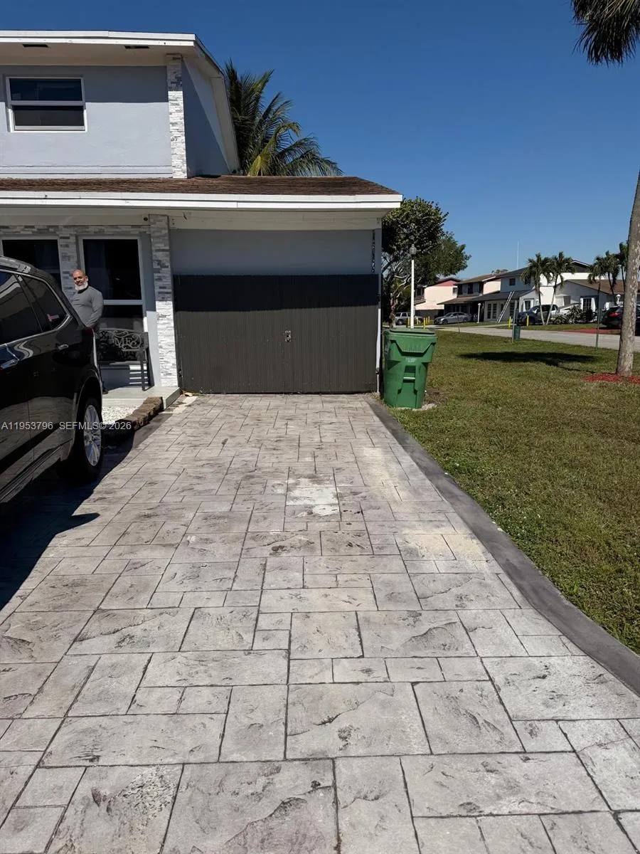 5245 Nw 192nd Ln 1, Miami Gardens, Florida 33055, Miami Gardens, Florida 33055, 1 Bedroom Bedrooms, ,1 BathroomBathrooms,Residential Lease,For Rent,5245 Nw 192nd Ln 1, Miami Gardens, Florida 33055,A11953796