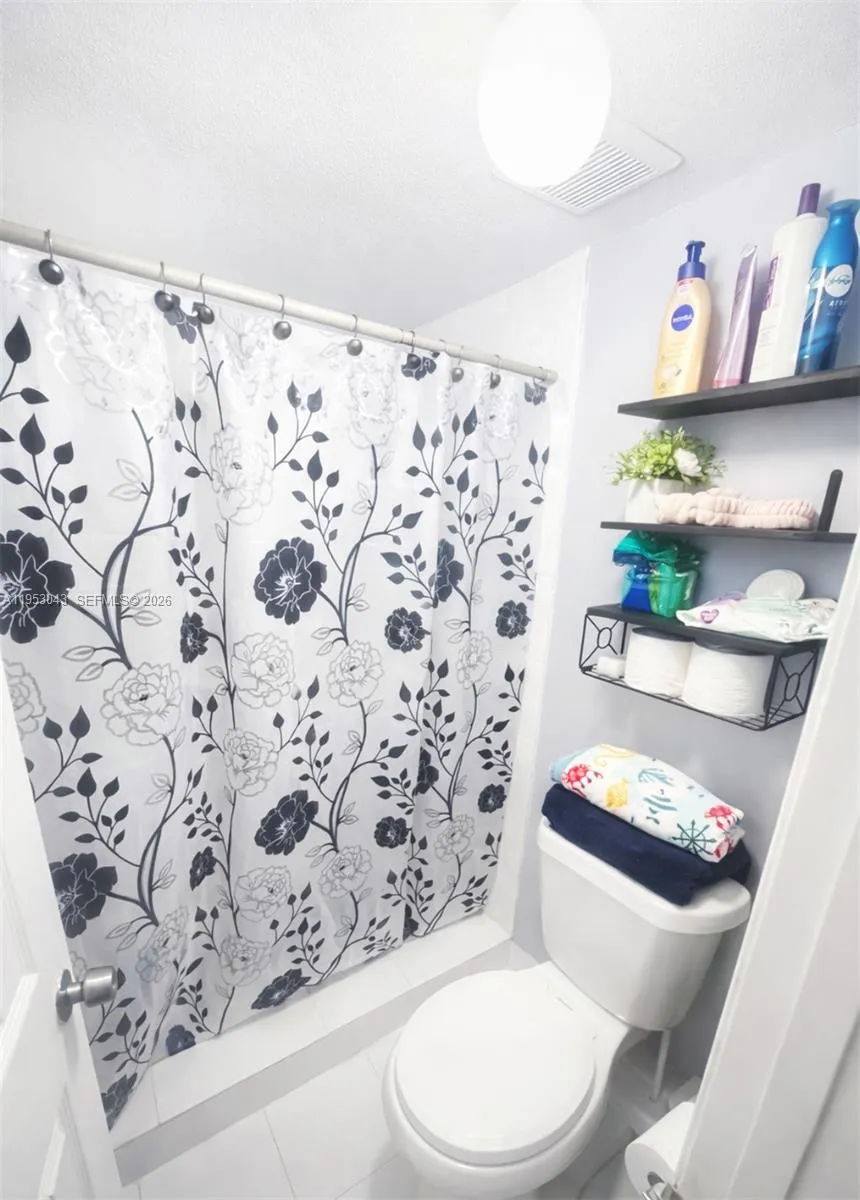 13715 Kendale Lakes Cir A-116, Miami, Florida 3318, Miami, Florida 33183, 3 Bedrooms Bedrooms, ,2 BathroomsBathrooms,Residential,For Sale,13715 Kendale Lakes Cir A-116, Miami, Florida 3318,A11953043