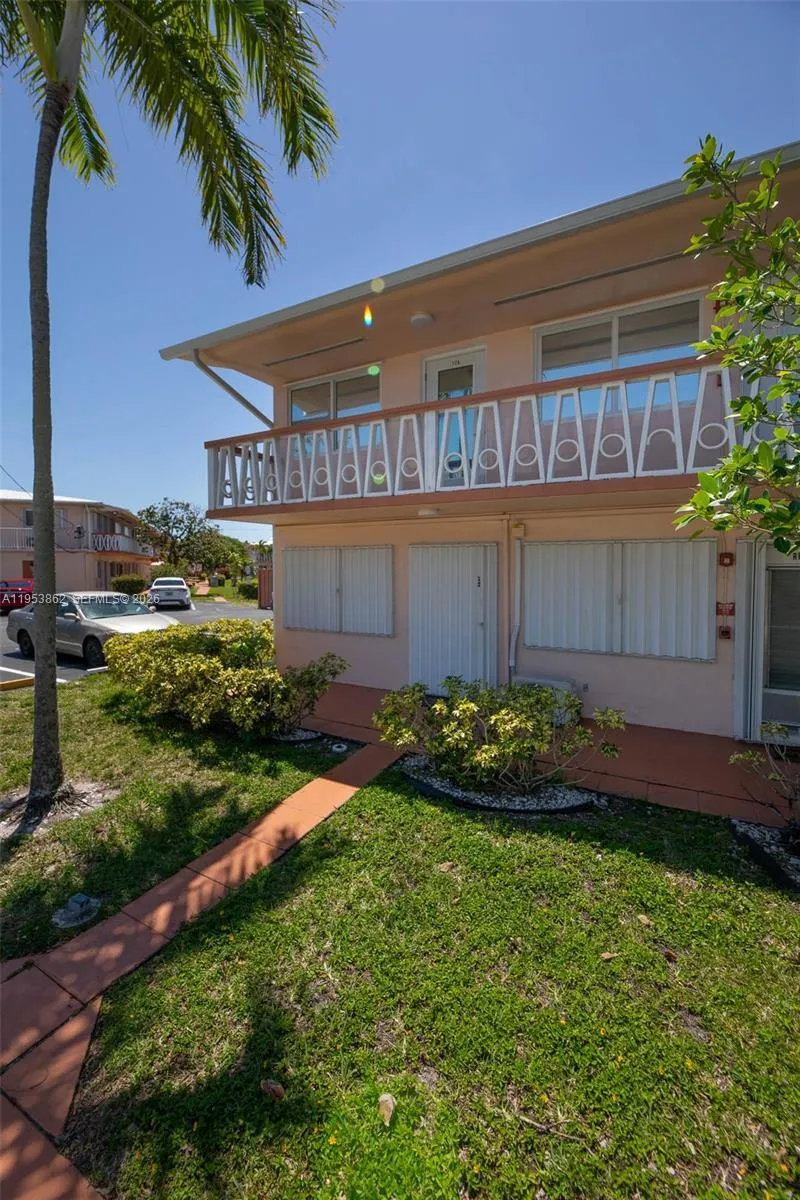 920 Sw 10th Ter 12ar, Hallandale Beach, Florida 33, Hallandale Beach, Florida 33009, 2 Bedrooms Bedrooms, ,1 BathroomBathrooms,Residential,For Sale,920 Sw 10th Ter 12ar, Hallandale Beach, Florida 33,A11953862