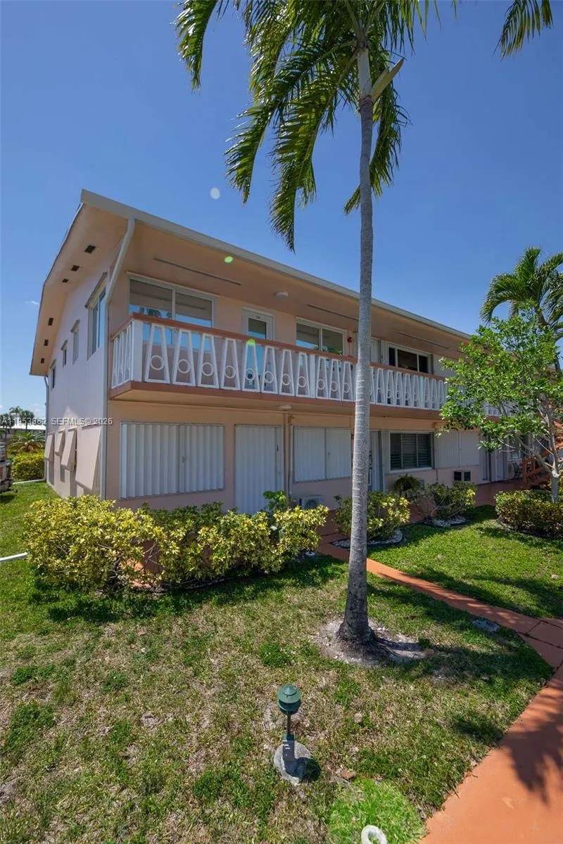 920 Sw 10th Ter 12ar, Hallandale Beach, Florida 33, Hallandale Beach, Florida 33009, 2 Bedrooms Bedrooms, ,1 BathroomBathrooms,Residential,For Sale,920 Sw 10th Ter 12ar, Hallandale Beach, Florida 33,A11953862