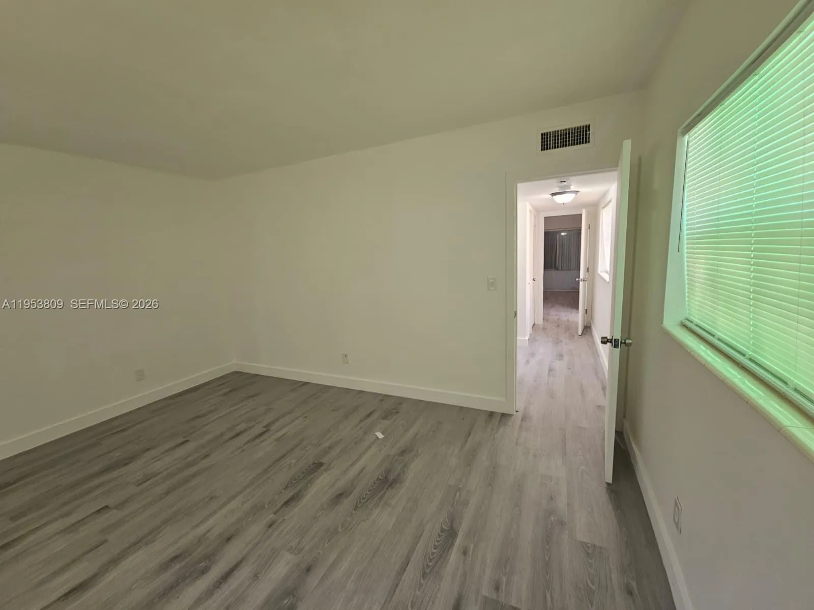 Miami, Florida 33157, 1 Bedroom Bedrooms, ,1 BathroomBathrooms,Residential,For Sale,A11953809