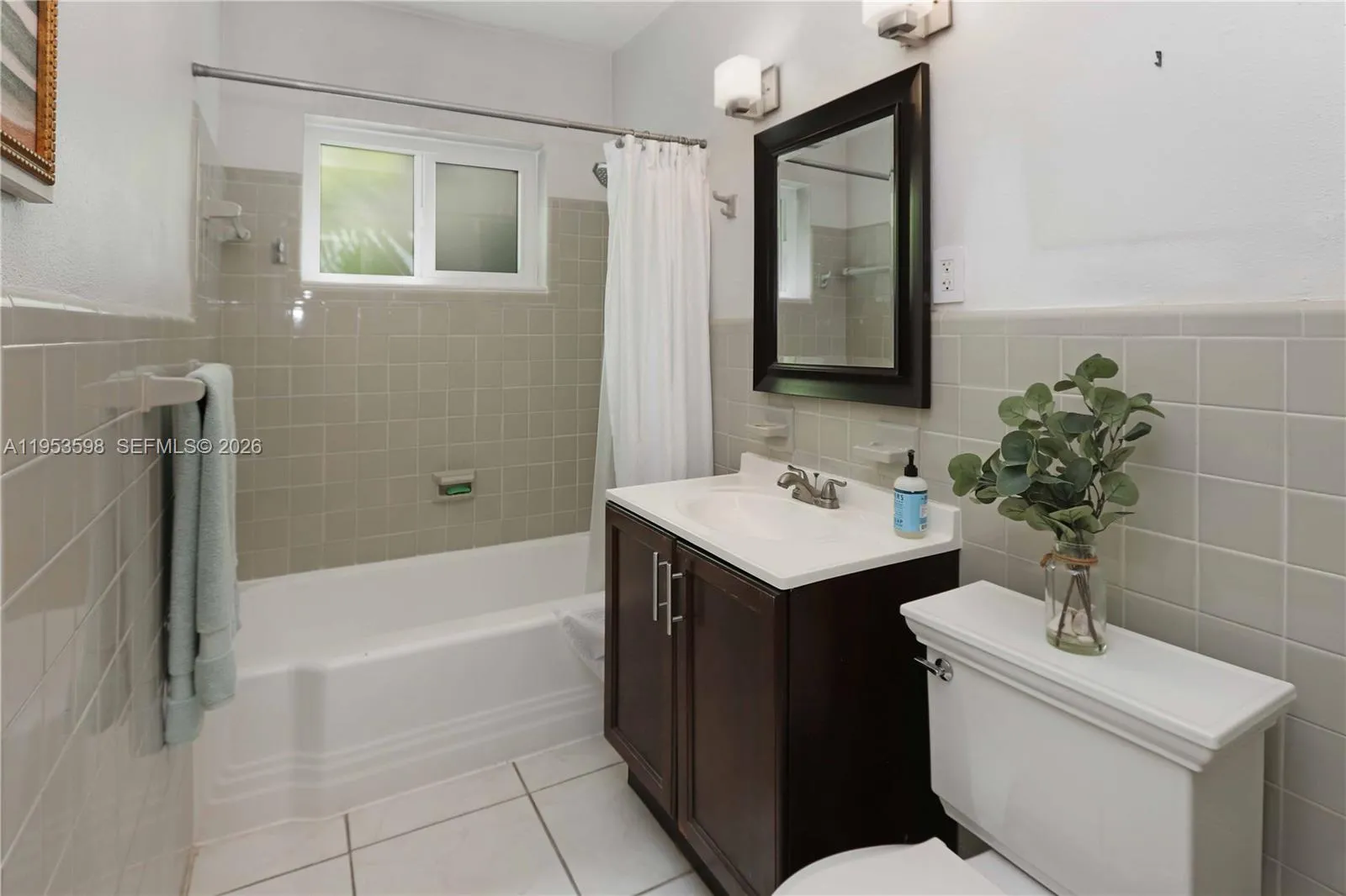 1242 Buchanan St, Hollywood, Florida 33019, Hollywood, Florida 33019, 3 Bedrooms Bedrooms, ,3 BathroomsBathrooms,Residential,For Sale,1242 Buchanan St, Hollywood, Florida 33019,A11953598