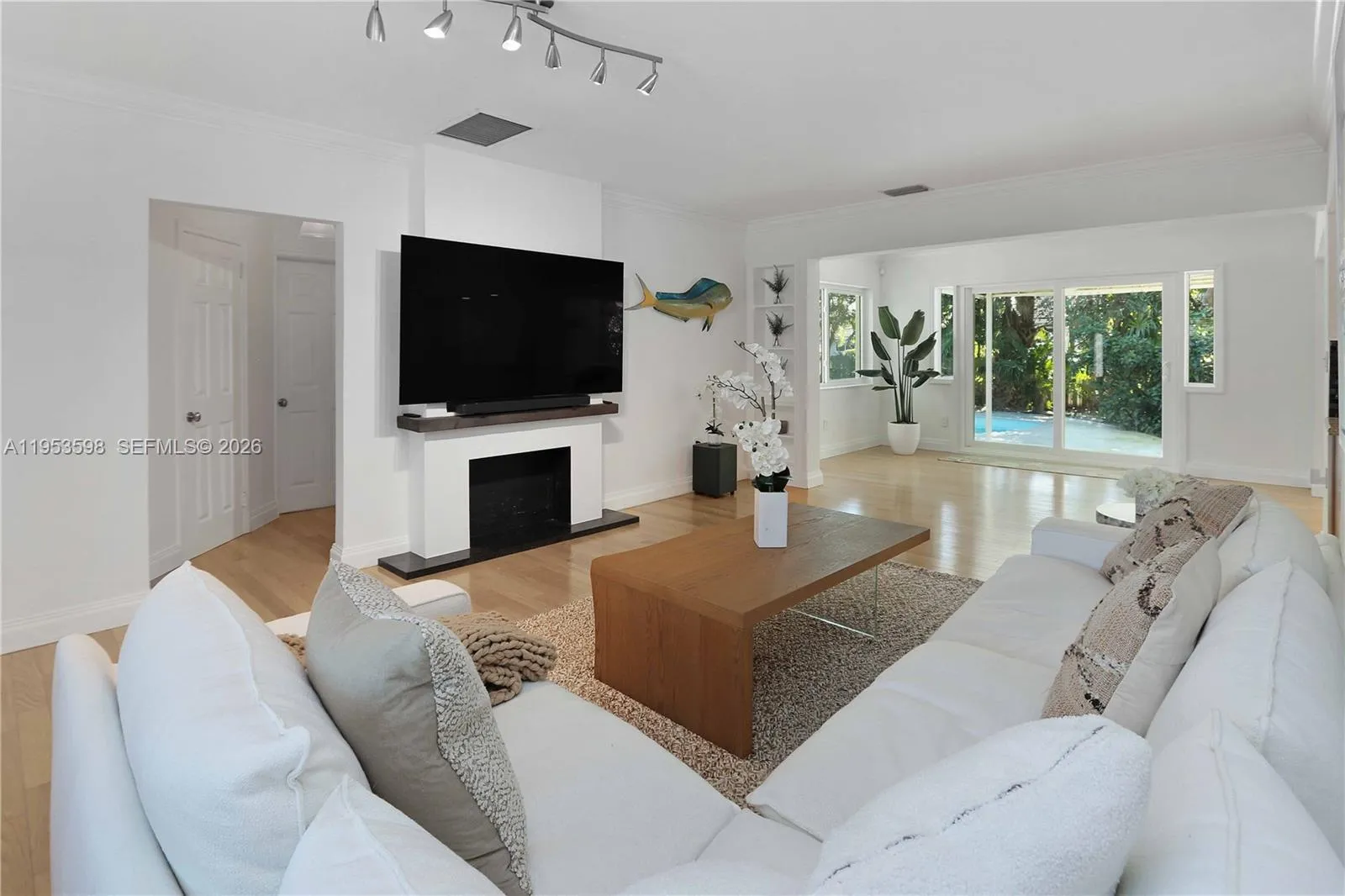 1242 Buchanan St, Hollywood, Florida 33019, Hollywood, Florida 33019, 3 Bedrooms Bedrooms, ,3 BathroomsBathrooms,Residential,For Sale,1242 Buchanan St, Hollywood, Florida 33019,A11953598