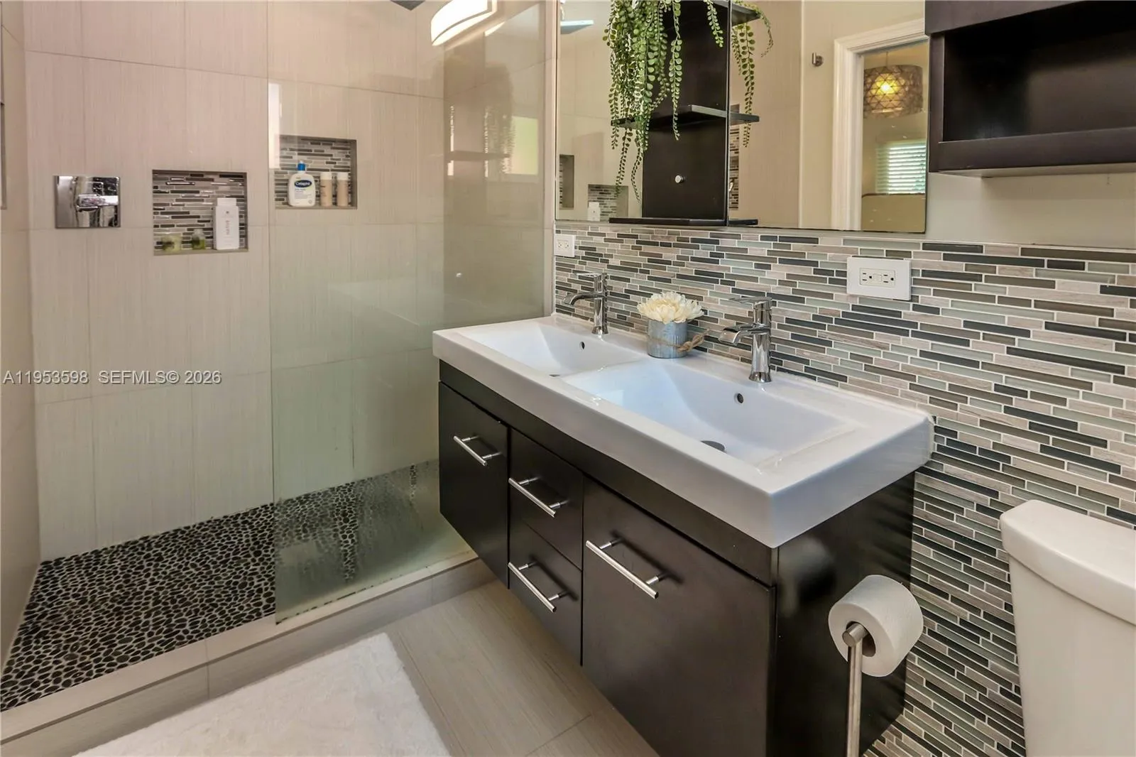 1242 Buchanan St, Hollywood, Florida 33019, Hollywood, Florida 33019, 3 Bedrooms Bedrooms, ,3 BathroomsBathrooms,Residential,For Sale,1242 Buchanan St, Hollywood, Florida 33019,A11953598