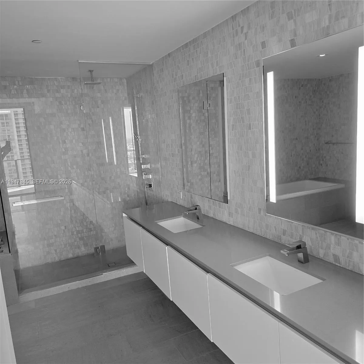 68 Se 6th St 2110, Miami, Florida 33131, Miami, Florida 33131, 2 Bedrooms Bedrooms, ,2 BathroomsBathrooms,Residential,For Sale,68 Se 6th St 2110, Miami, Florida 33131,A11947945