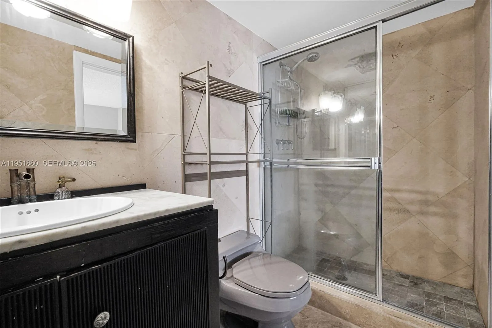 314 Se 10th St 103, Dania Beach, Florida 33004, Dania Beach, Florida 33004, 2 Bedrooms Bedrooms, ,2 BathroomsBathrooms,Residential,For Sale,314 Se 10th St 103, Dania Beach, Florida 33004,A11951880