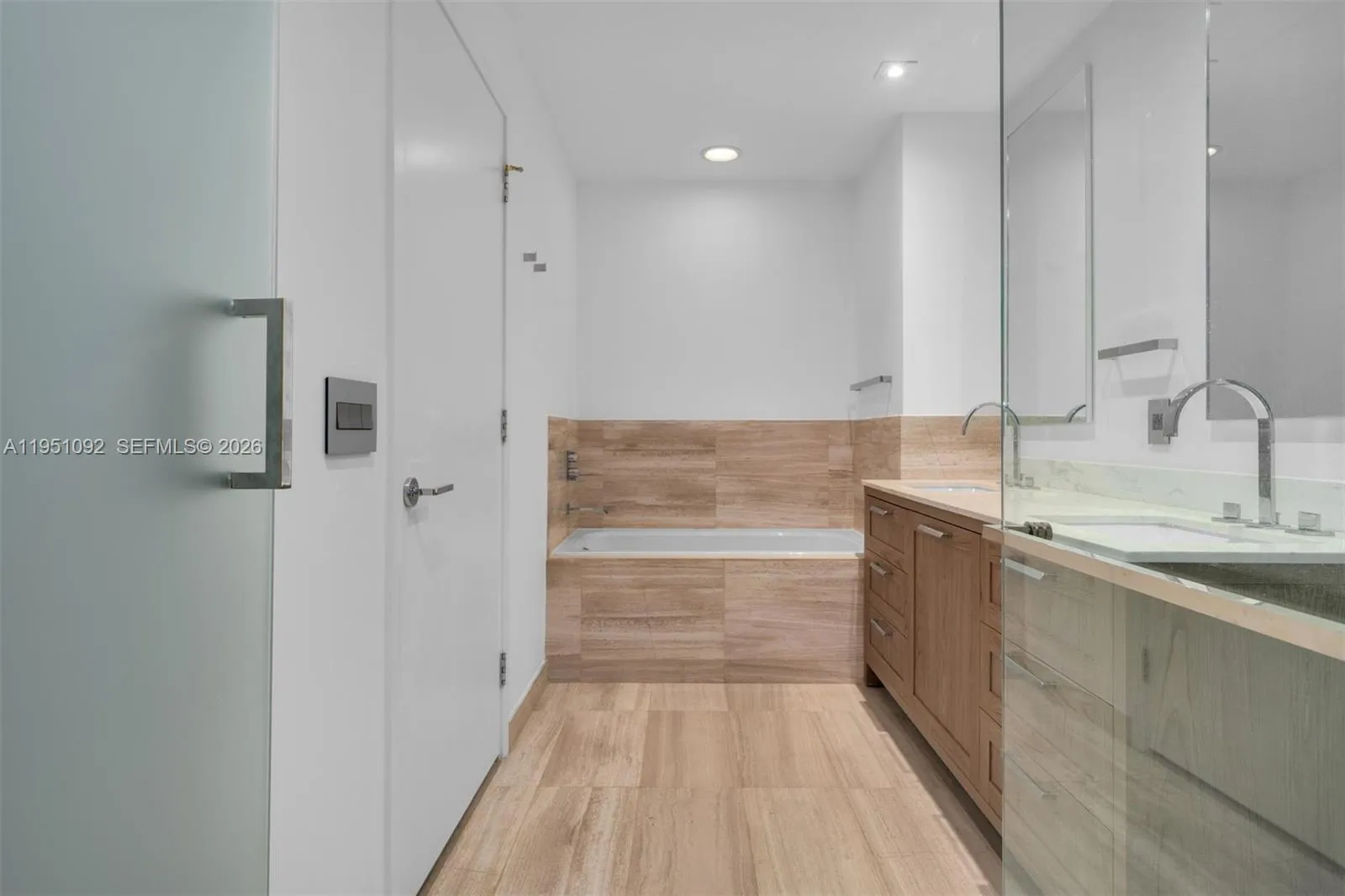 350 Ocean Dr 205n, Key Biscayne, Florida 33149, Key Biscayne, Florida 33149, 2 Bedrooms Bedrooms, ,3 BathroomsBathrooms,Residential,For Sale,350 Ocean Dr 205n, Key Biscayne, Florida 33149,A11951092