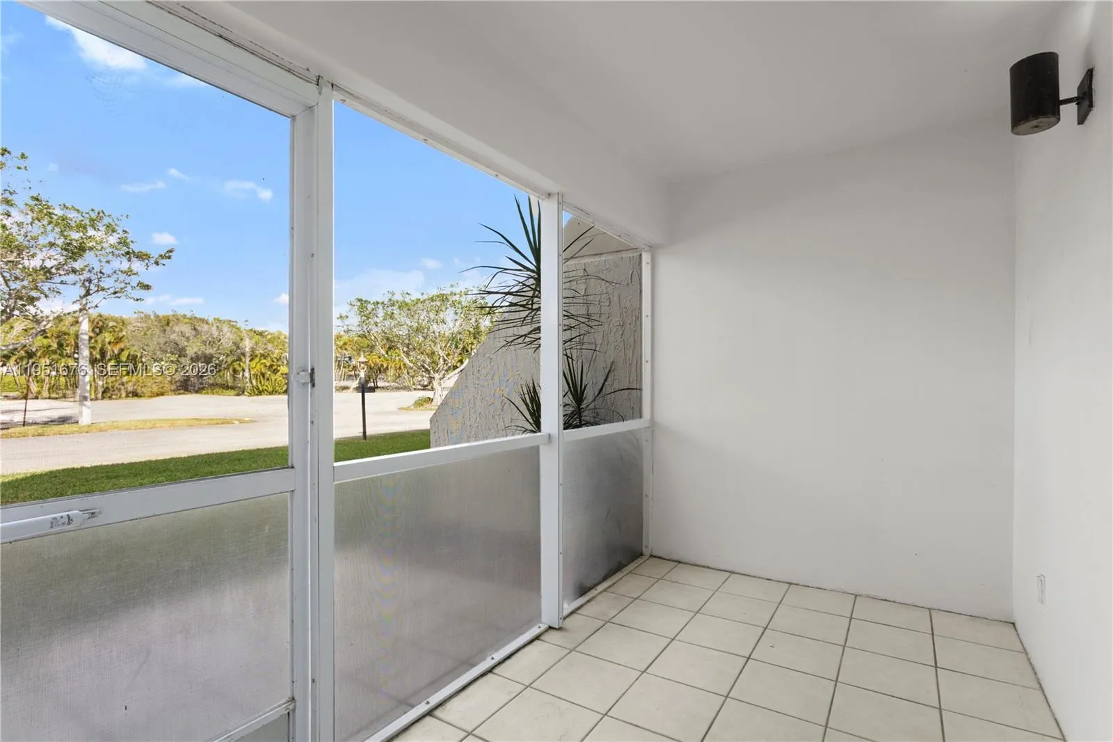 100 Lakeview Dr 108, Weston, Florida 33326, Weston, Florida 33326, 1 Bedroom Bedrooms, ,1 BathroomBathrooms,Residential,For Sale,100 Lakeview Dr 108, Weston, Florida 33326,A11951676