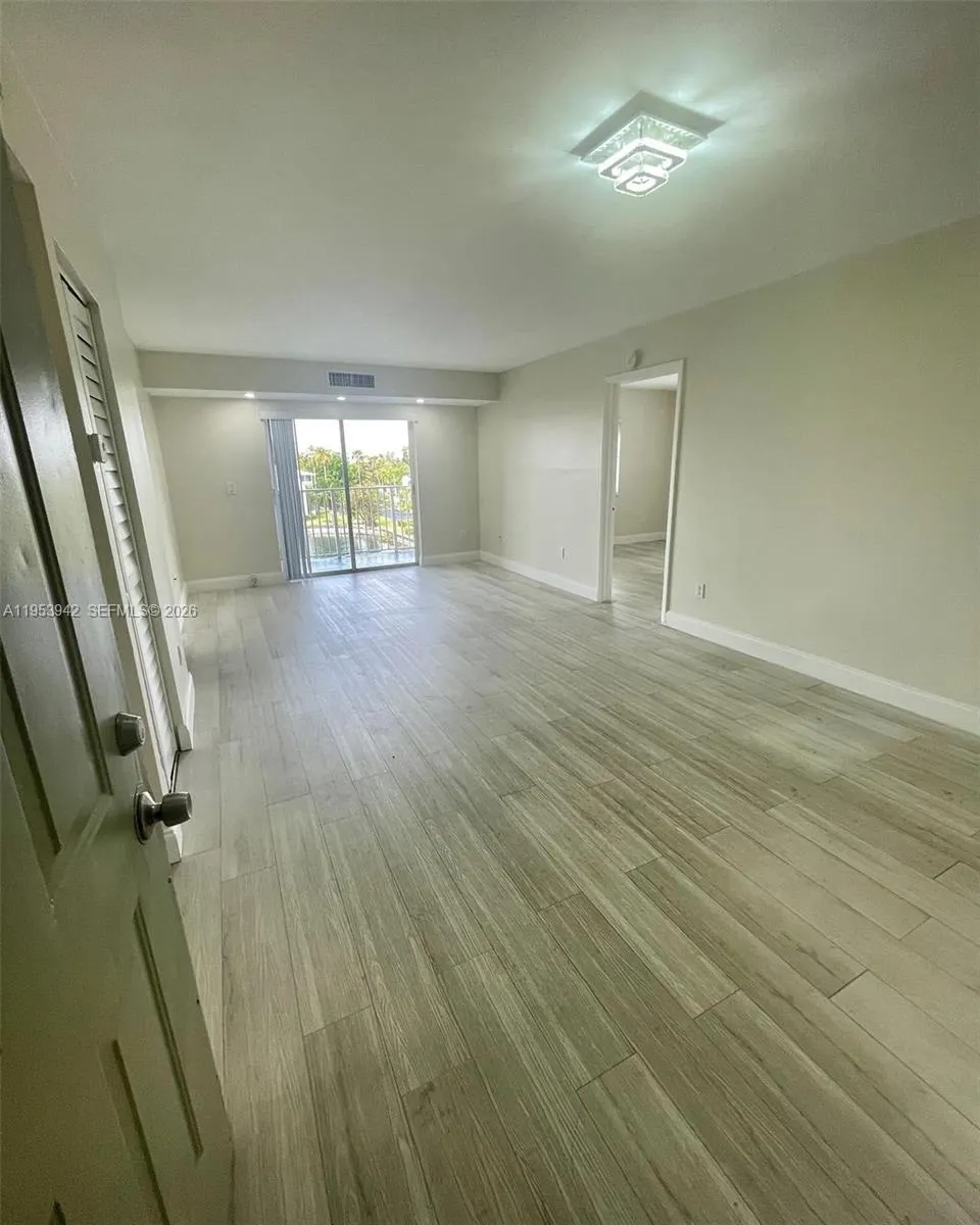 8260 Sw 210th St 320, Cutler Bay, Florida 33189, Cutler Bay, Florida 33189, 2 Bedrooms Bedrooms, ,2 BathroomsBathrooms,Residential Lease,For Rent,8260 Sw 210th St 320, Cutler Bay, Florida 33189,A11953942