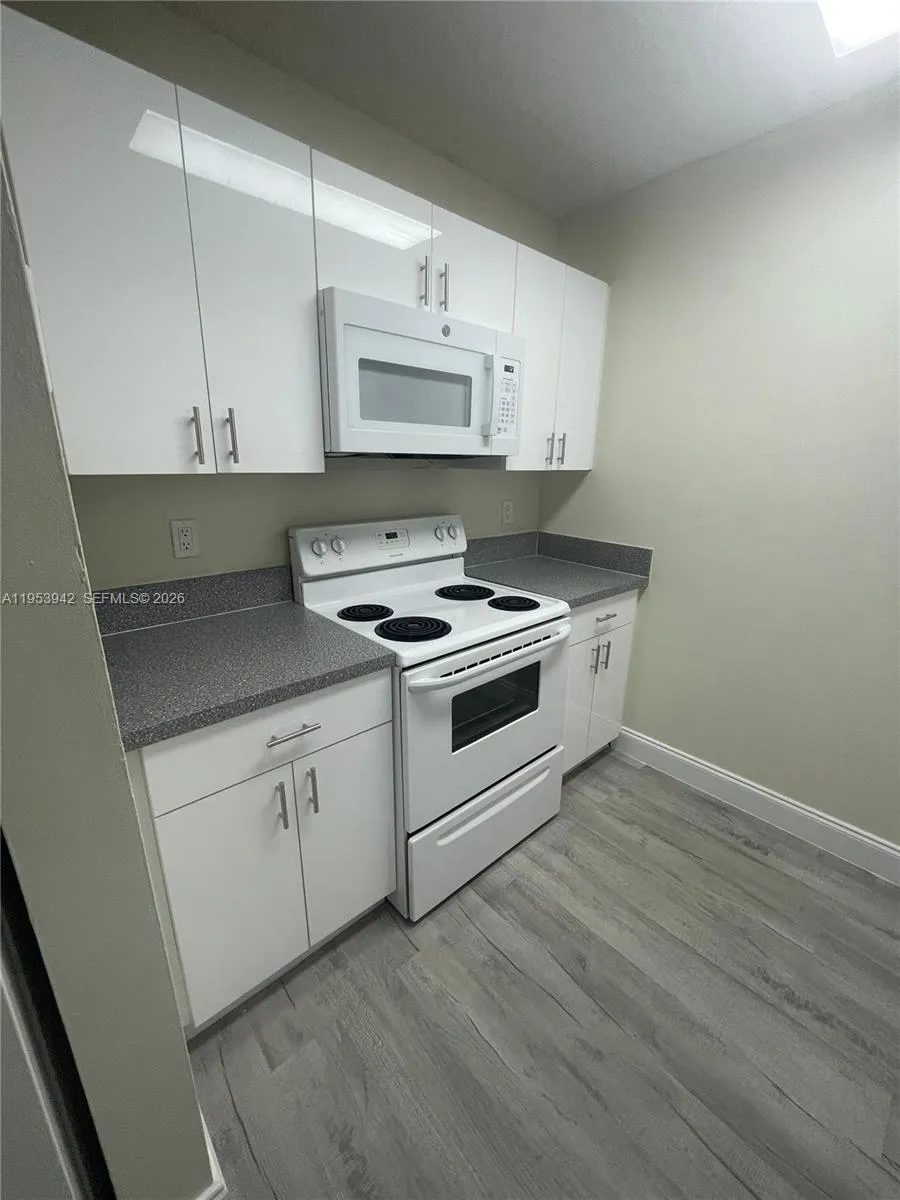 8260 Sw 210th St 320, Cutler Bay, Florida 33189, Cutler Bay, Florida 33189, 2 Bedrooms Bedrooms, ,2 BathroomsBathrooms,Residential Lease,For Rent,8260 Sw 210th St 320, Cutler Bay, Florida 33189,A11953942