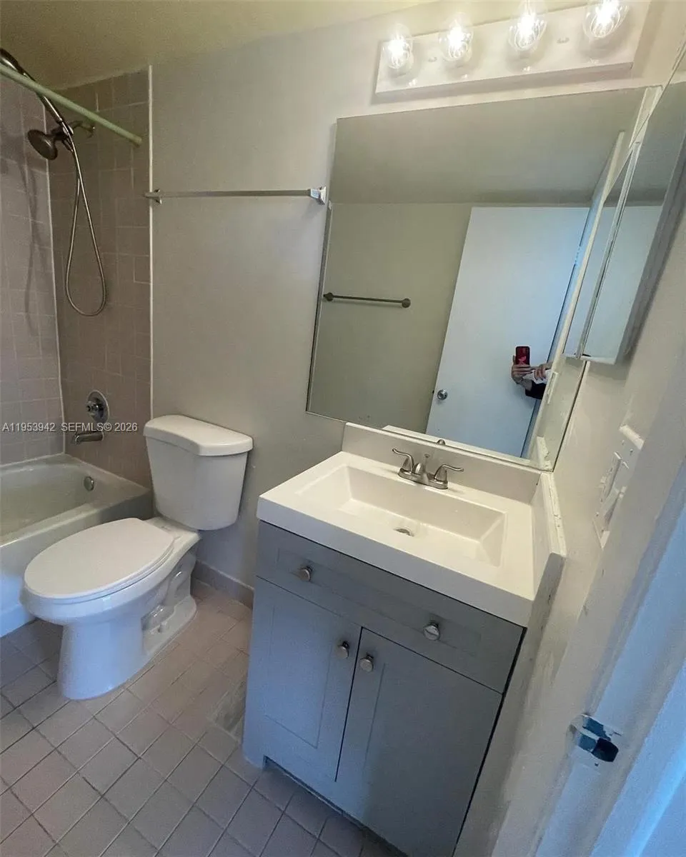 8260 Sw 210th St 320, Cutler Bay, Florida 33189, Cutler Bay, Florida 33189, 2 Bedrooms Bedrooms, ,2 BathroomsBathrooms,Residential Lease,For Rent,8260 Sw 210th St 320, Cutler Bay, Florida 33189,A11953942