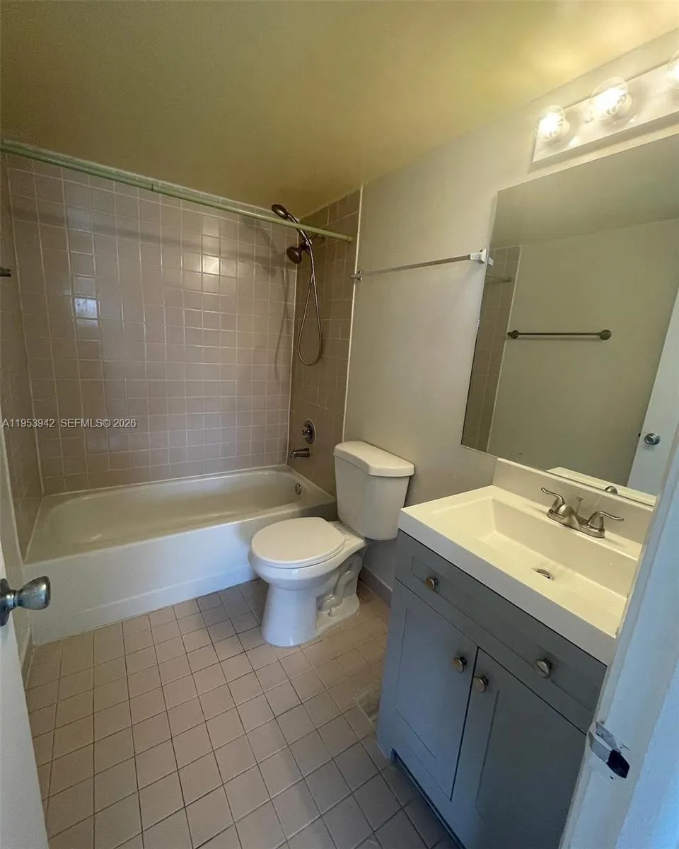 8260 Sw 210th St 320, Cutler Bay, Florida 33189, Cutler Bay, Florida 33189, 2 Bedrooms Bedrooms, ,2 BathroomsBathrooms,Residential Lease,For Rent,8260 Sw 210th St 320, Cutler Bay, Florida 33189,A11953942