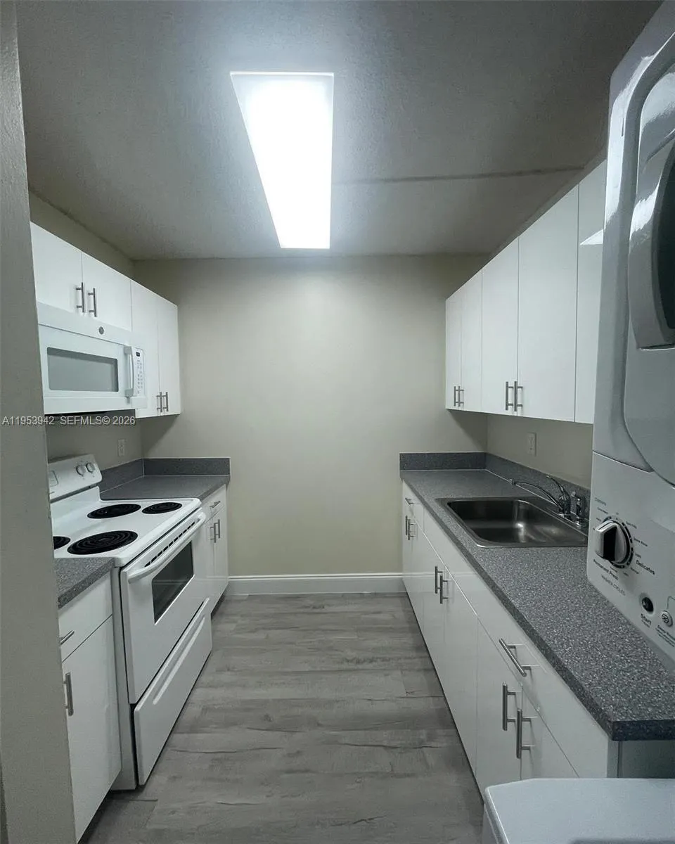 8260 Sw 210th St 320, Cutler Bay, Florida 33189, Cutler Bay, Florida 33189, 2 Bedrooms Bedrooms, ,2 BathroomsBathrooms,Residential Lease,For Rent,8260 Sw 210th St 320, Cutler Bay, Florida 33189,A11953942