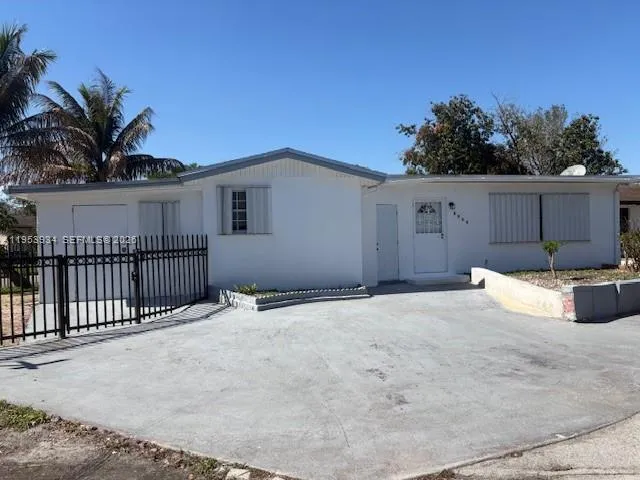 2993 Nw 191st Ter, Miami Gardens, Florida 33056, Miami Gardens, Florida 33056, 3 Bedrooms Bedrooms, ,2 BathroomsBathrooms,Residential Lease,For Rent,2993 Nw 191st Ter, Miami Gardens, Florida 33056,A11953934