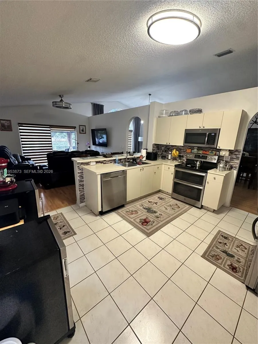 18166 Sw 29th St, Miramar, Florida 33029, Miramar, Florida 33029, 3 Bedrooms Bedrooms, ,2 BathroomsBathrooms,Residential,For Sale,18166 Sw 29th St, Miramar, Florida 33029,A11953873