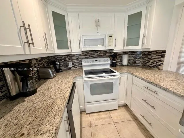 220 Kings Point Dr 501, Sunny Isles Beach, Florida, Sunny Isles Beach, Florida 33160, 2 Bedrooms Bedrooms, ,1 BathroomBathrooms,Residential Lease,For Rent,220 Kings Point Dr 501, Sunny Isles Beach, Florida,A11953997