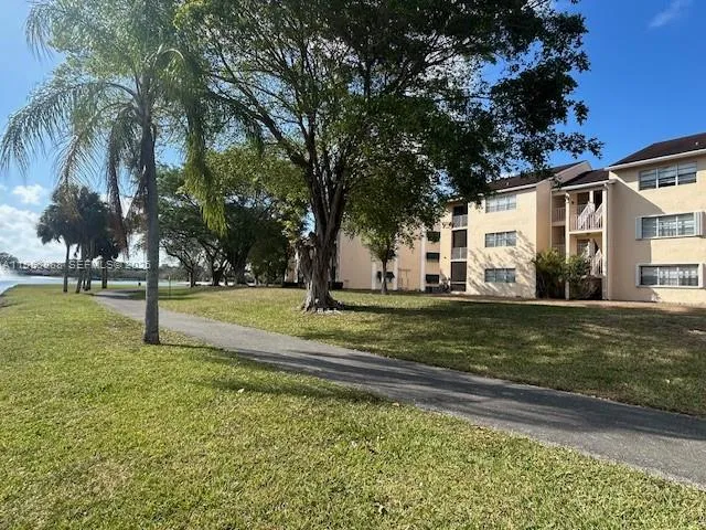 15285 Sw 107th Ln 214, Miami, Florida 33196, Miami, Florida 33196, 2 Bedrooms Bedrooms, ,1 BathroomBathrooms,Residential Lease,For Rent,15285 Sw 107th Ln 214, Miami, Florida 33196,A11953988