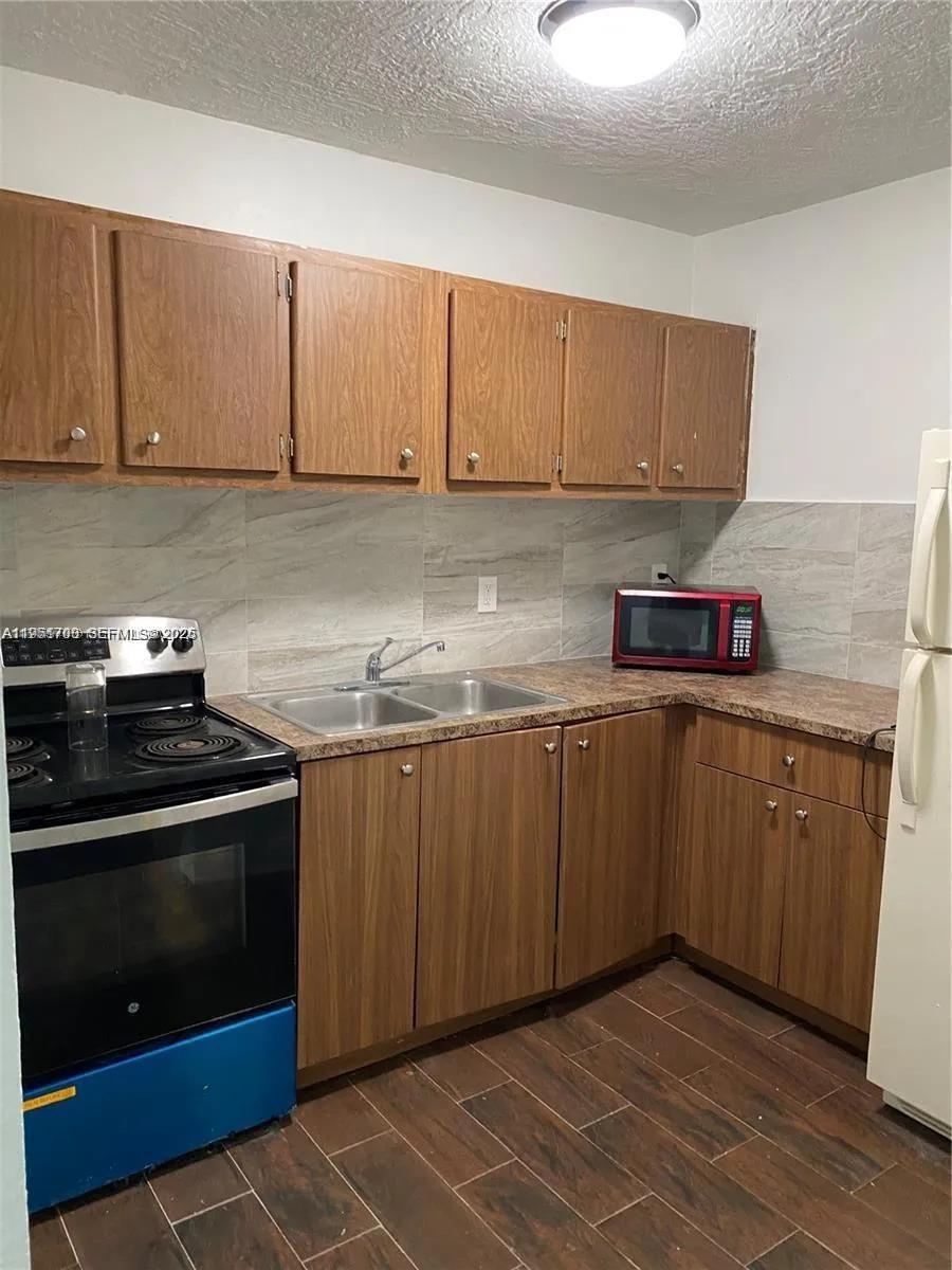 3020 Nw 2nd St, Pompano Beach, Florida 33069, Pompano Beach, Florida 33069, ,Residential Income,For Sale,3020 Nw 2nd St, Pompano Beach, Florida 33069,A11951700